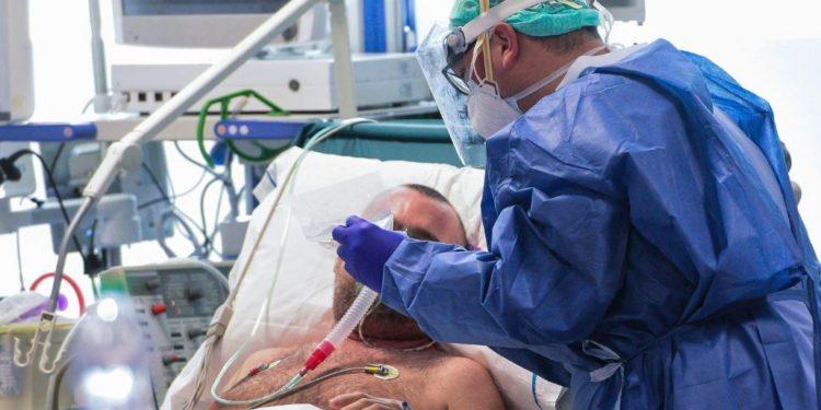 Covid-19: Πάνω από 4 εκατομμύρια παγκοσμίως  τα κρούσματα της πανδημίας