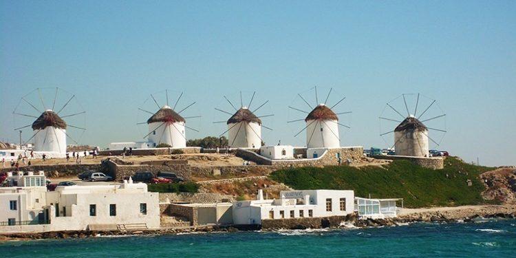 Μύκονος: Διαμαρτυρίες επιχειρηματιών για το ωράριο