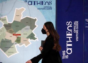 Εμβολιασμός: Οι 30αρηδες σπεύδουν να κλείσουν ραντεβού – Διευκρινίσεις για τις έγκυες