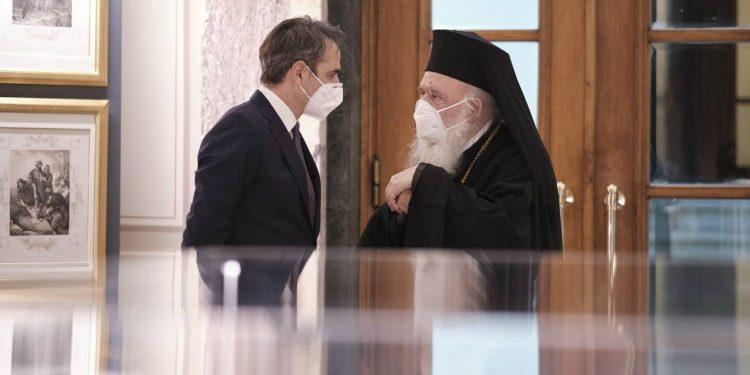 Συνάντηση Μητσοτάκη – Ιερώνυμου: Τι θα γίνει με τις εκκλησίες το Πάσχα – Πώς θα λειτουργήσουν