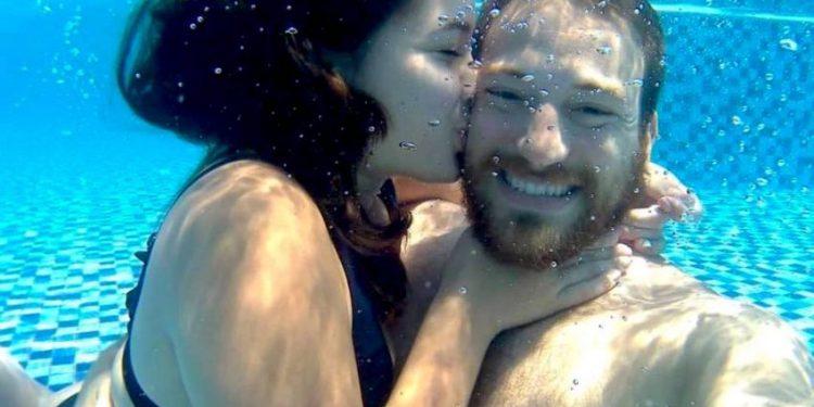 Δολοφονία Κάρολαϊν: Παίρνει την κόρη του και φεύγει μακριά ο 32χρονος πιλότος (Vid)