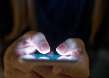 «Θα έρθεις να σου κάνω ιδιαίτερα στην τάξη»: Tα μηνύματα του δασκάλου στην 11χρονη