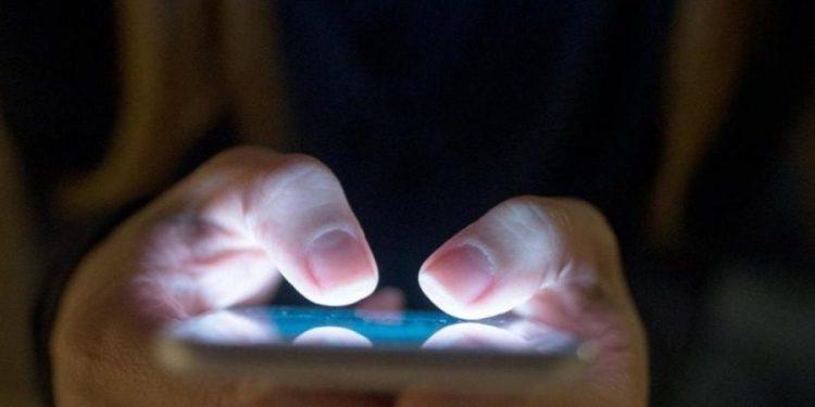 «Θα έρθεις να σου κάνω ιδιαίτερα στην τάξη»: Tα μηνύματα του δασκάλου στην 11χρονη