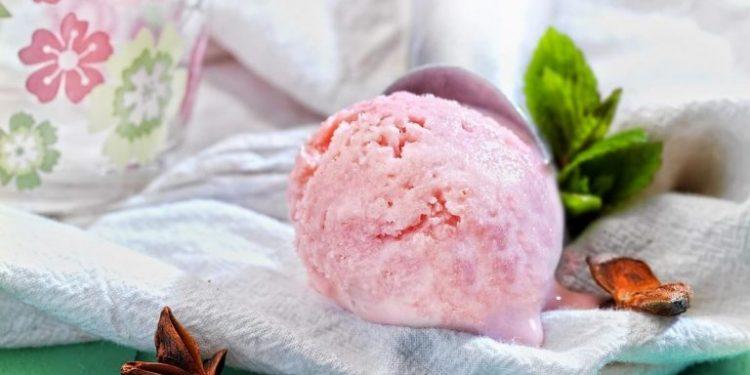 Παγωτό φράουλα