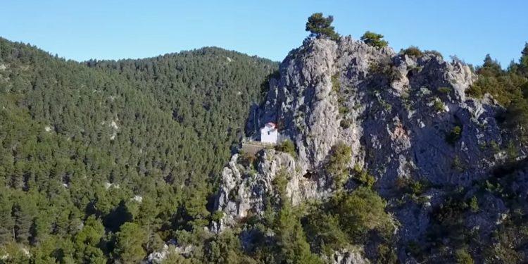 Εκδρομή στην Πάρνηθα και στο εκκλησάκι που θυμίζει Άγιο Όρος