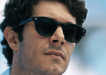 Ξεκίνα την οπωσδήποτε: Η σειρά του Netflix που τρεντάρει στην Ελλάδα σε φτιάχνει άσχημα (vid)