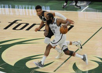 Μπακς – Νετς: Η «αγανάκτηση» του Χάρντεν στις βολές του Αντετοκούνμπο