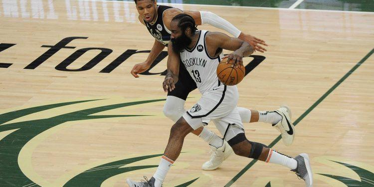 Μπακς – Νετς: Η «αγανάκτηση» του Χάρντεν στις βολές του Αντετοκούνμπο