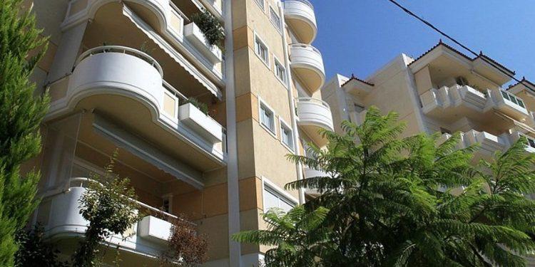 «Μπλόκο» στις μεταβιβάσεις σε όσους χρωστούν στην εφορία – Ολες οι λεπτομέρειες