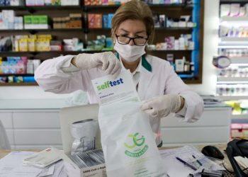 Τέλος τα δωρεάν self test στα φαρμακεία στις 19 Ιουνίου