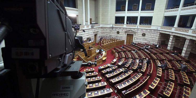 Υποχρεωτικός εμβολιασμός: Σήμερα η ψήφιση της τροπολογίας στη Βουλή