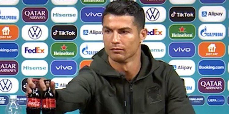 Όταν ο Ρονάλντο έπινε (με το αζημίωτο) Coca Cola