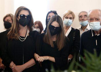 Τόλης Βοσκόπουλος: Συγκίνηση στο τελευταίο «αντίο»