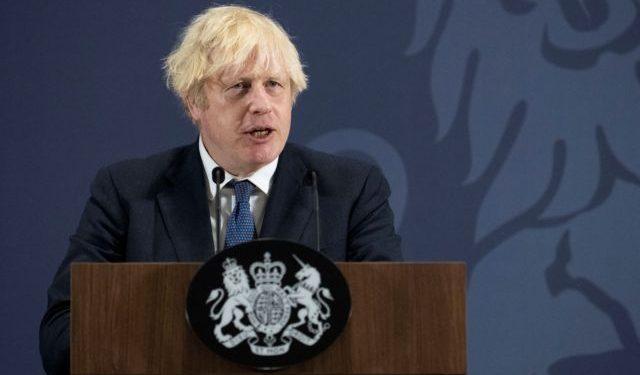 Σοκαριστική καταγγελία κατά Τζόνσον: Δεν ήθελε να επιβάλει lockdown γιατί πέθαιναν μόνο ηλικιωμένοι