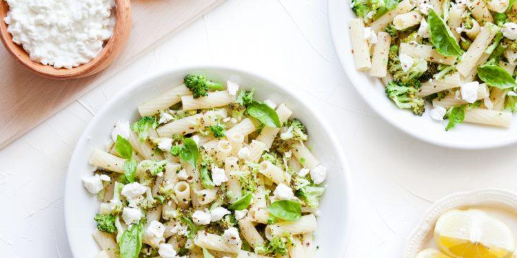 Συνταγή για ζυμαρικά με μπρόκολο και φέτα