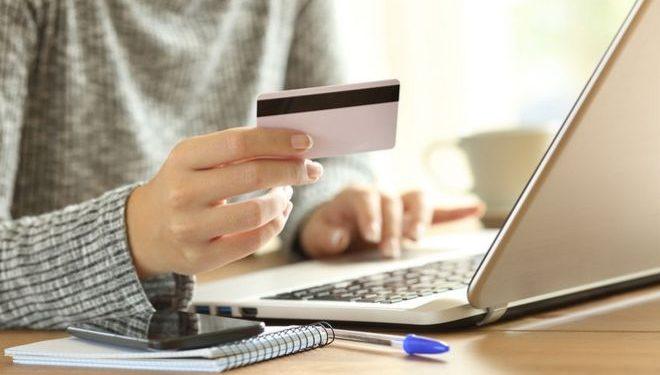 Μπόνους 30% για ηλεκτρονικές συναλλαγές με επαγγελματίες από κλάδους “πρωταθλητές” στη φοροδιαφυγή