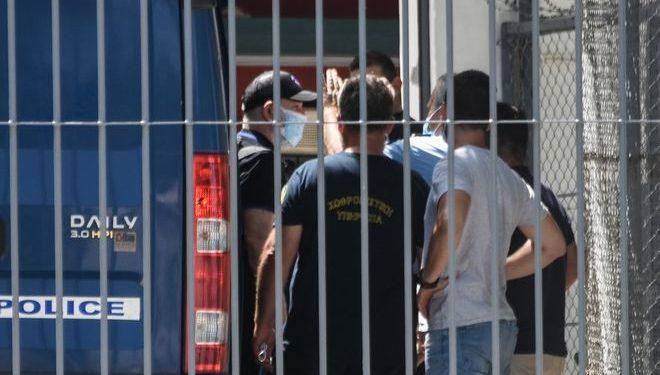 Πέτρος Φιλιππίδης: Οι 12 ώρες θρίλερ στα δικαστήρια – Τα κλάματα και το “θα πεθάνουμε μαζί”