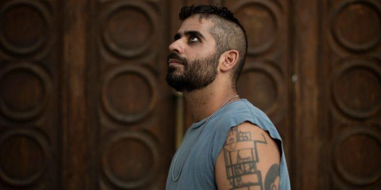 Από καλός ιερέας, έγινα ο ακάθαρτος ομοφυλόφιλος”