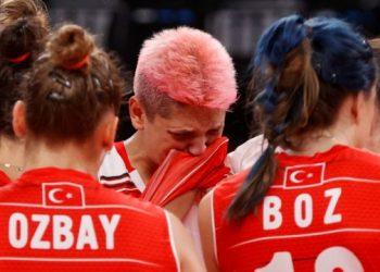 Τουρκία – Το Twitter γίνεται μια αγκαλιά για αθλήτρια του βόλεϊ που δέχτηκε ομοφοβικές επιθέσεις