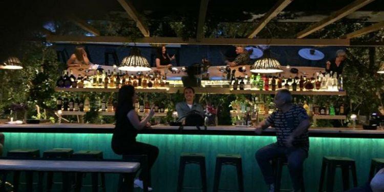 Κοροναϊός – Μπλόκο στους ανεμβολίαστους από Σεπτέμβρη – Αντίο σε διασκέδαση και κλειστούς χώρους