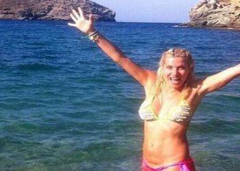 Νέες φωτογραφίες μας στέλνει η Ελένη Μενεγάκη από την Άνδρο!