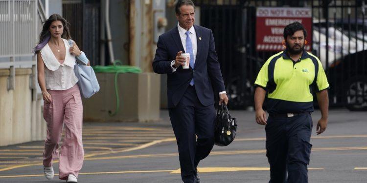 ΗΠΑ: Παραιτήθηκε ο Άντριου Κουόμο από κυβερνήτης της Νέας Υόρκης μετά το σκάνδαλο σεξουαλικών παρενοχλήσεων