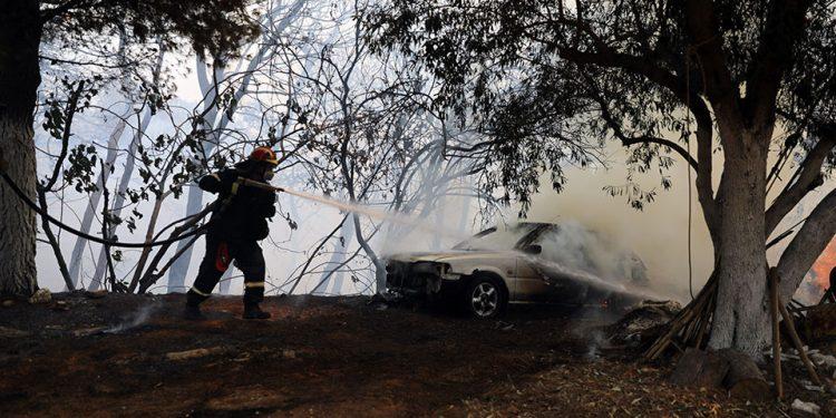Φωτιά στην Αττική: Νεκρός 38χρονος στην Ιπποκράτειο Πολιτεία