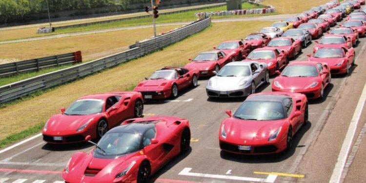 Έρχεται “πλημμύρα” από Ferrari στον Πειραιά
