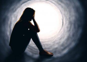 Κατάθλιψη – Πειραματικό εγκεφαλικό εμφύτευμα υπόσχεται ταχεία ανακούφιση