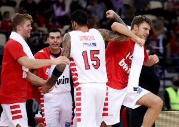 Ολυμπιακός – Με το χαμόγελο στα χείλη, απ’ τη φυσούνα ως το πάνω διάζωμα