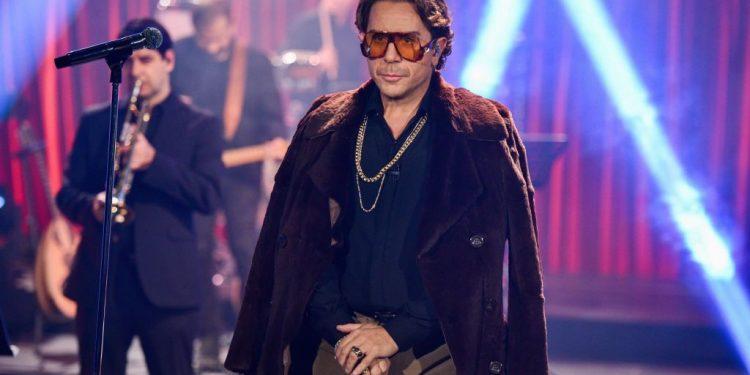 Είναι επίσημο: Ο Γιώργος Μαζωνάκης ξεκινάει με συνεργασία-έκπληξη στο Κέντρο Αθηνών – Πότε είναι η πρεμιέρα