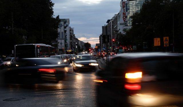 Κίνηση στους δρόμους – Πού εντοπίζονται τα μεγαλύτερα προβλήματα [Χάρτης]