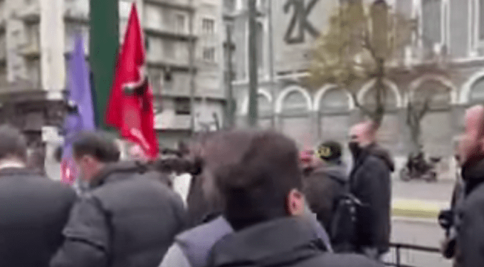 Ένταση στο Πολυτεχνείο: Επεισόδια και ξύλο μεταξύ φοιτητών (vids)