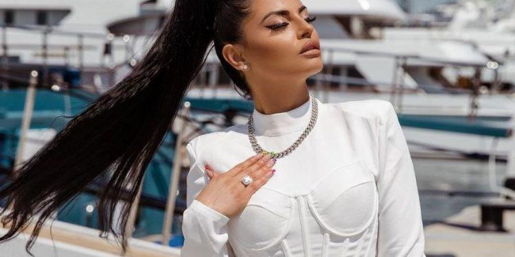 Δήμητρα Αλεξανδράκη – Επίσκεψη στο νοσοκομείο από… το ποντικάκι της