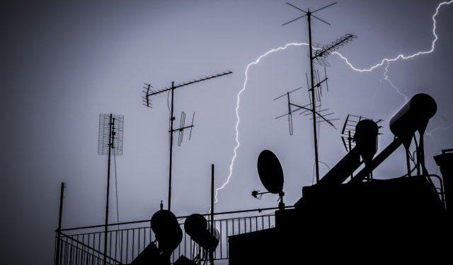 Έκτακτο δελτίο επιδείνωσης του καιρού – Πού θα «χτυπήσουν» καταιγίδες τις επόμενες ώρες