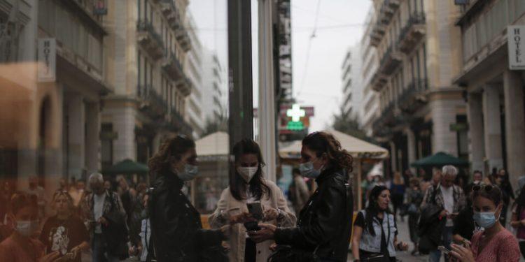 Κορωνοϊός: Το Plan B για την ανάσχεση της πανδημίας – Τα επιπλέον μέτρα στο συρτάρι του Μαξίμου