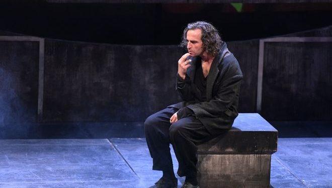 Τι απαντούν οι ηθοποιοί του “Ρινόκερου” για την αποχώρηση Σερβετάλη – Τι θα γίνει με την παράσταση