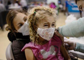 Μάριος Θεμιστοκλέους: Οι παιδίατροι θα μπορούν να εμβολιάζουν και συνοδούς | Και 4η δόση για κάποιους