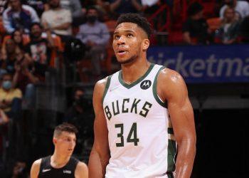 Άσχημα νέα για τον Γιάννη Αντετοκούνμπο – Τι συνέβη Ο έλληνας σούπερ σταρ θα παραμείνει στα πιτς το επόμενο διάστημα