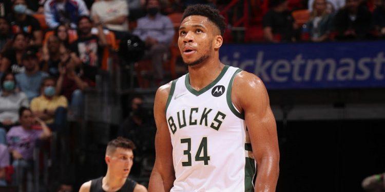 Άσχημα νέα για τον Γιάννη Αντετοκούνμπο – Τι συνέβη Ο έλληνας σούπερ σταρ θα παραμείνει στα πιτς το επόμενο διάστημα