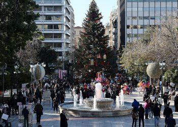 Κορωνοϊός: Η «Όμικρον» δεν περιμένει την Πρωτοχρονιά – Σήμερα οι ανακοινώσεις.