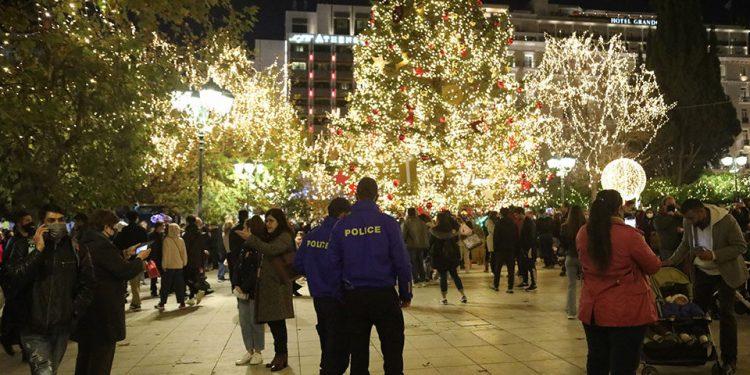 Σε ισχύ τα νέα μέτρα: Χωρίς μουσική και όρθιους εστίαση και διασκέδαση – Ρεβεγιόν έως τις 2.