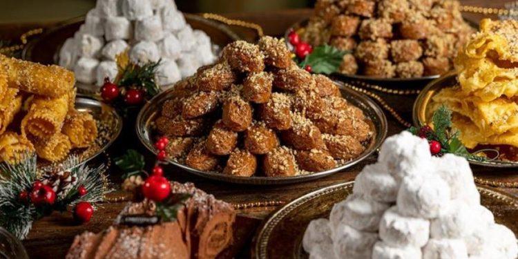 Κουραμπιέδες ή μελομακάρονα; Το αιώνιο χριστουγεννιάτικο δίλημμα