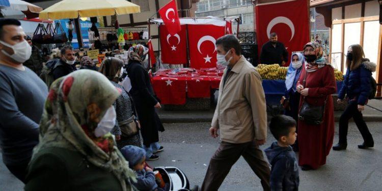 Τουρκία: Κατακρημνίζεται η λίρα – Σε νέο χαμηλό ρεκόρ