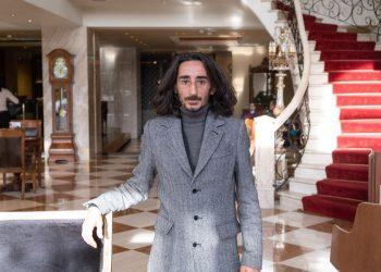 «Casa De Papel»: Ισως και να μην τελείωσε, λέει ο μοντέρ της σειράς Κανείς δεν μπορεί να αποκλείσει ο τελευταίος κύκλος της δημοφιλούς σειρά του Netflix «La Casa de Papel» να μην είναι τελικά ο τελευταίος δηλώνει ο μοντέρ της σειράς, Ραούλ Μόρα.