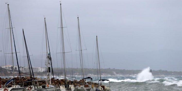 Έκτακτο δελτίο επιδείνωσης καιρού: Καταιγίδες και θυελλώδεις άνεμοι