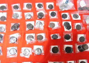 Σέρρες: Πατέρας και κόρη κατείχαν πάνω από 500 αρχαία νομίσματα μεγάλης αξίας.