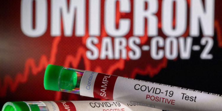 Παραλλαγή Όμικρον – Πολλοί επιστήμονες βλέπουν έναν «πραγματικά δύσκολο χειμώνα» εξαιτίας της