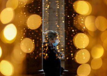 Παραλλαγή Όμικρον – Τα τέσσερα πακέτα περιορισμών που θα εξετάσουν σήμερα οι ειδικοί – Γιατί θέλουν μέτρα εδώ και τώρα.