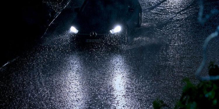 Έρχεται η κακοκαιρία «Διομήδης» με βροχές, βουτιά της θερμοκρασίας και θυελλώδεις ανέμους.